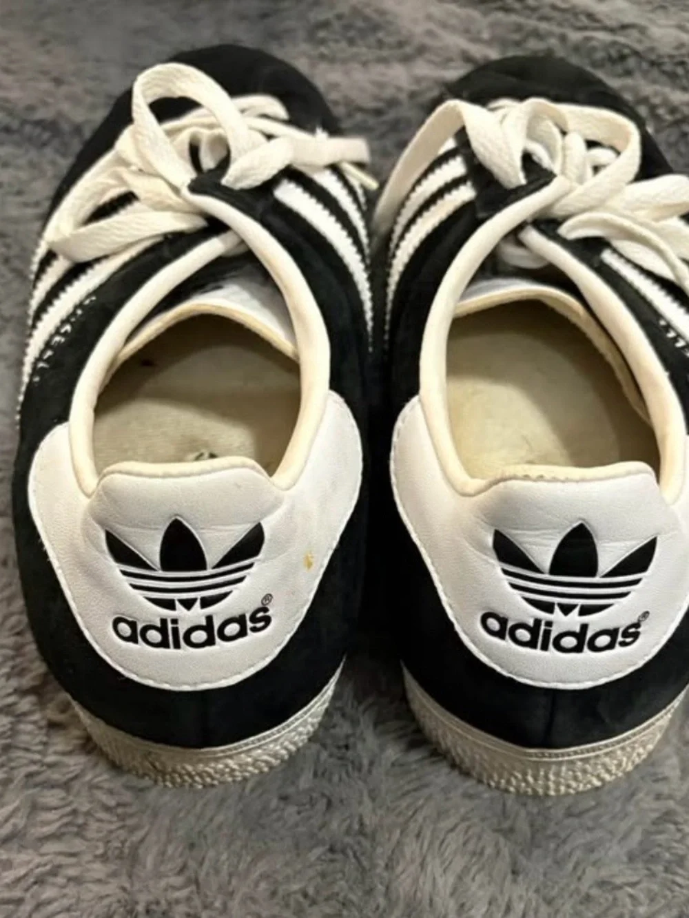 Mens adidas gazelle soccer/casual Sneakers. Size 10.5